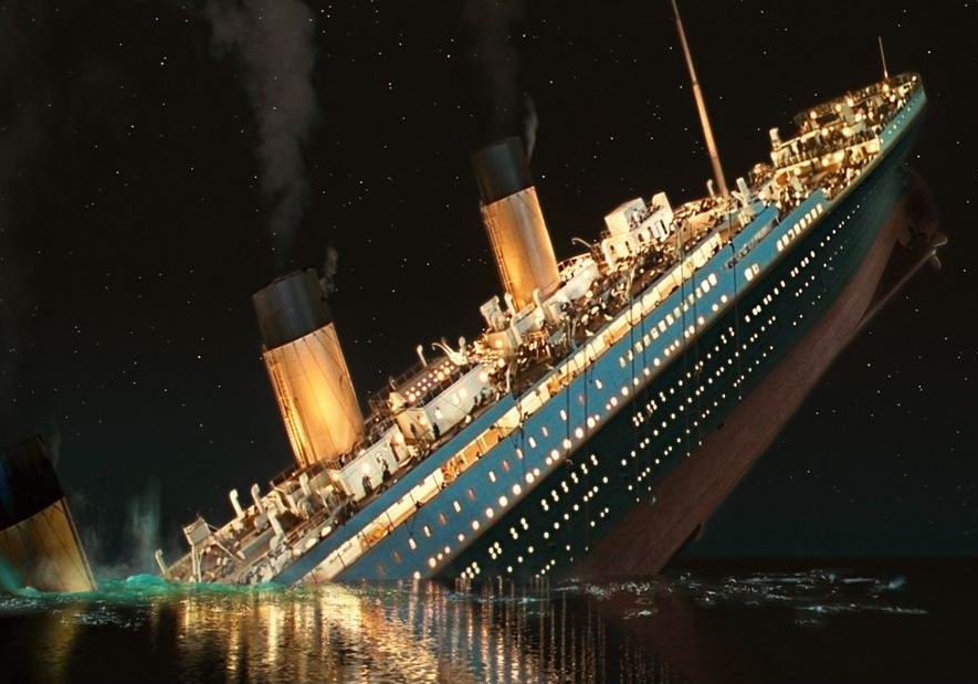 Titanic hundiéndose con todos sus camarotes (como es lógico)